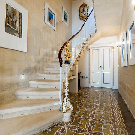 Monreal Boutique Townhouse - R024Rm6 Hotel Paola Ngoại thất bức ảnh