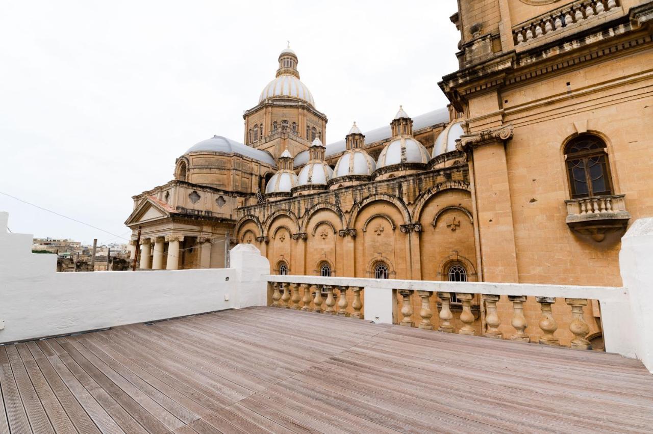 Monreal Boutique Townhouse - R024Rm6 Hotel Paola Ngoại thất bức ảnh