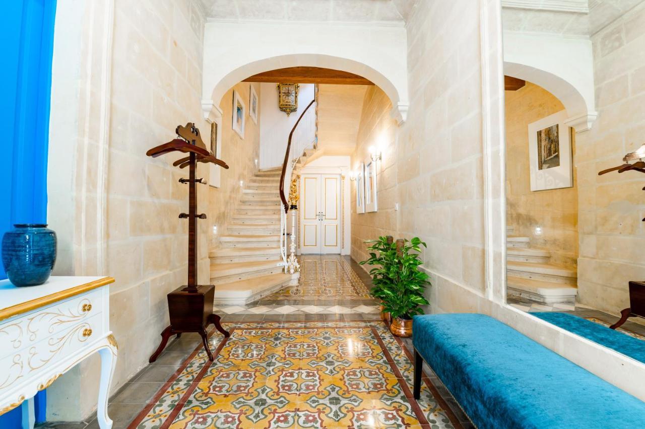 Monreal Boutique Townhouse - R024Rm6 Hotel Paola Ngoại thất bức ảnh